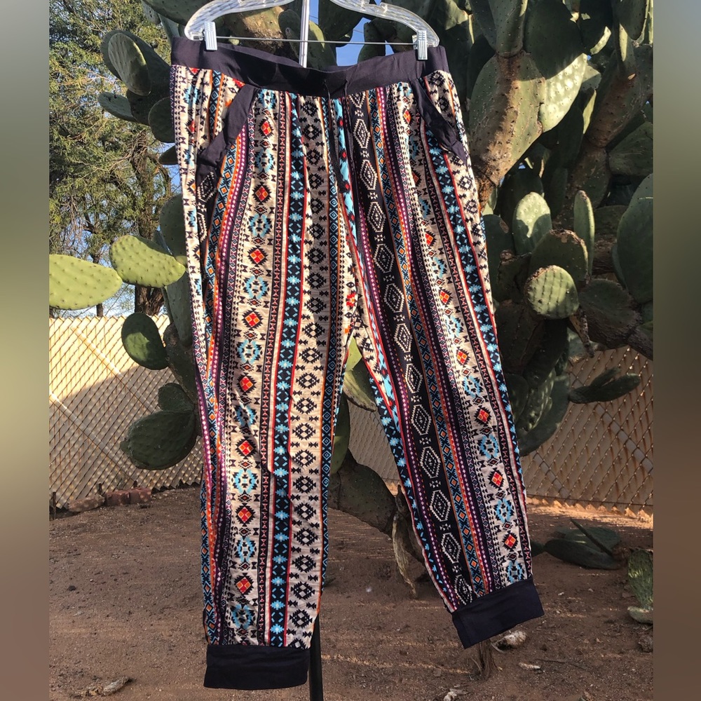 Patterned comfort joggers